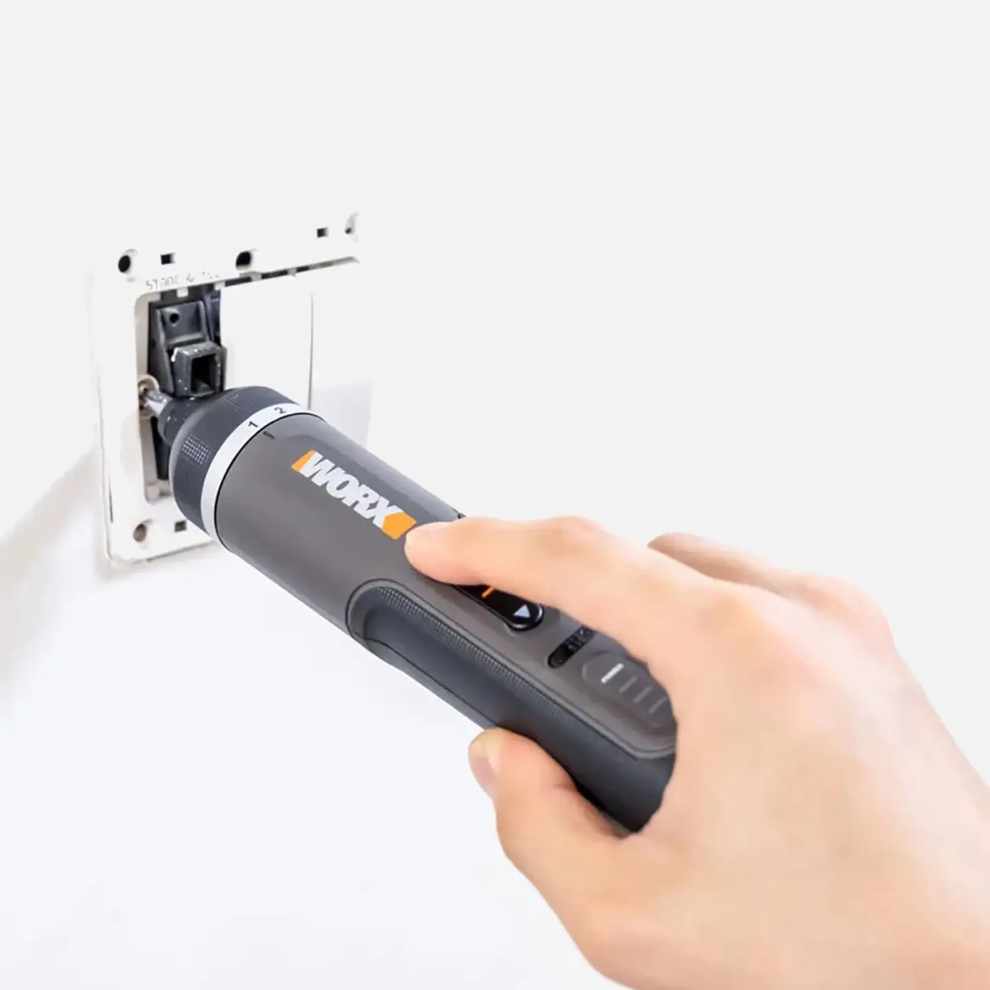 Priz montajında WORX WX242 kullanımı